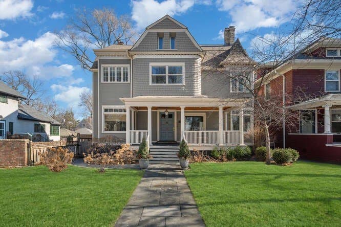 6 bedroom house for sale at 1211 Hinman Ave Evanston 60202 - $2,295,000
