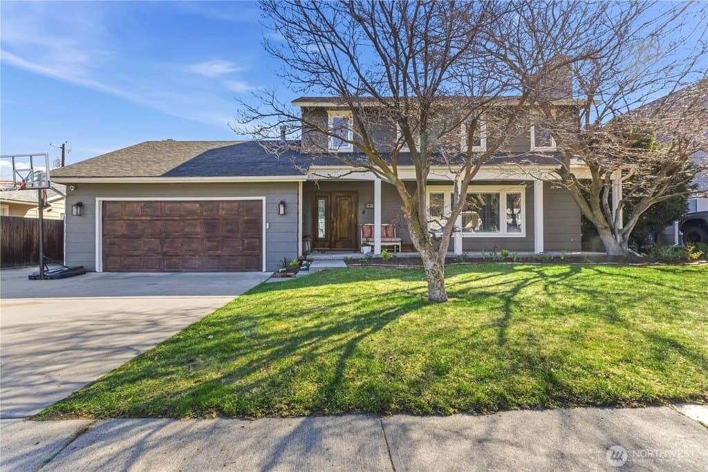 4 bedroom house for sale at 1013 Glenwood Ave Wenatchee 98801 - $534,900