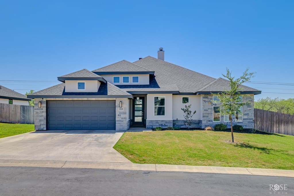 4 bedroom house for sale at 3705 Dominion Rdg San Angelo 76904 - $445,000