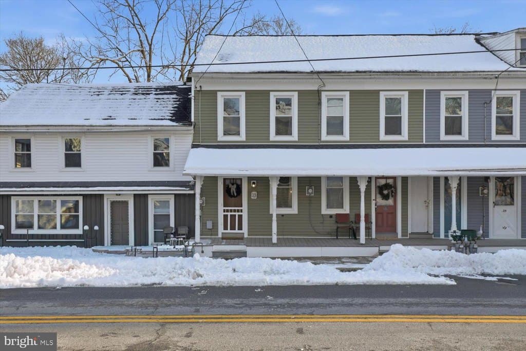 2 bedroom townhouse for sale at 33 E Main St Adamstown - $219,900