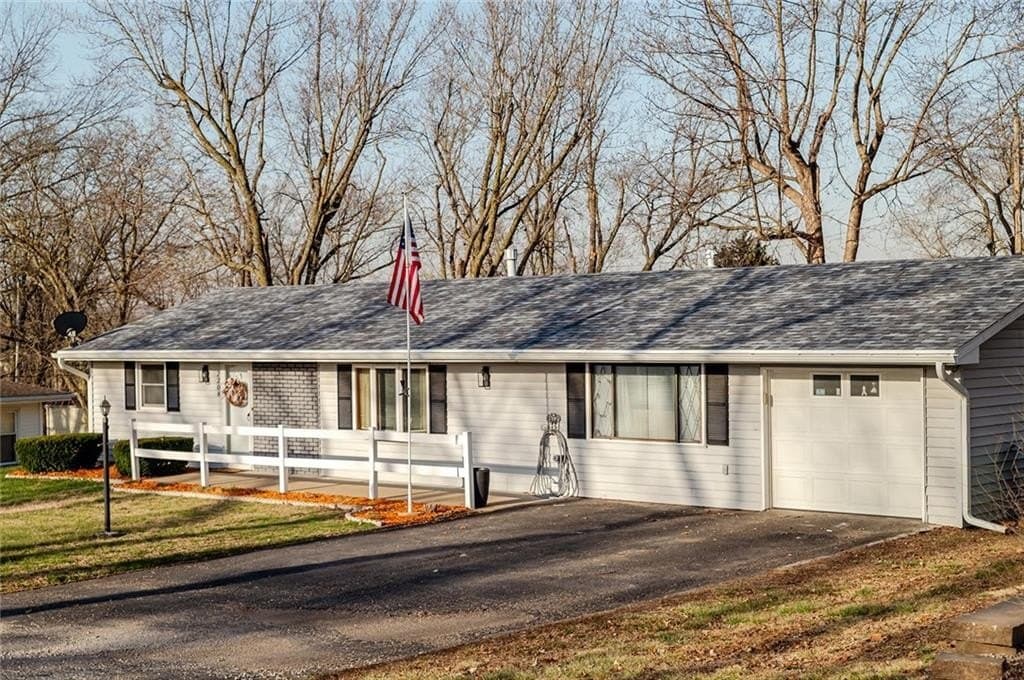 3 bedroom house for sale at 2208 Millwood Dr Atchison - $179,900