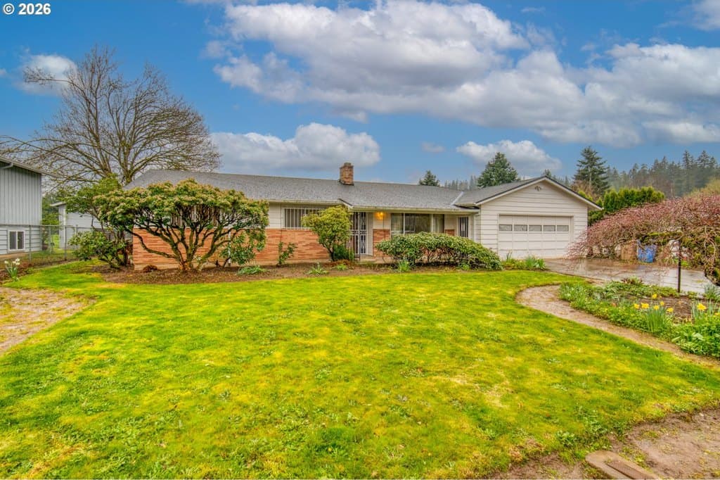 3 bedroom house for sale at 6744 SE Molt St Milwaukie 97267 - $489,000