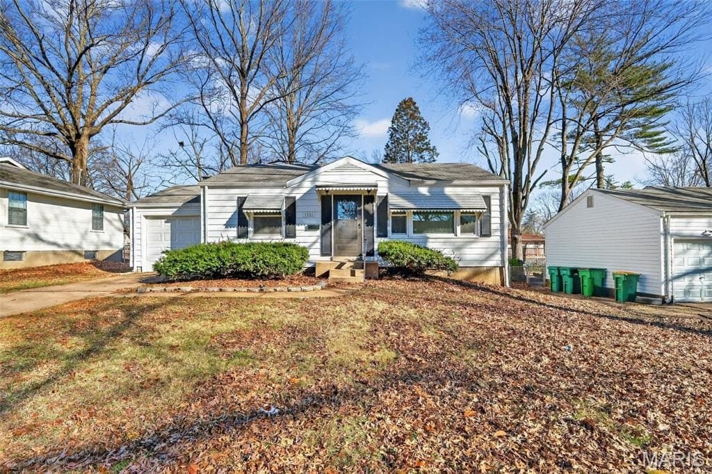 2 bedroom house for sale at 1501 Golden Dr Bellefontaine Neighbors - $94,900