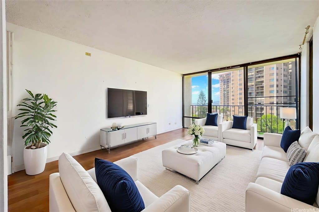 1 bedroom condo for sale at 98-500 Koauka Loop Apt 7M Aiea - $325,000