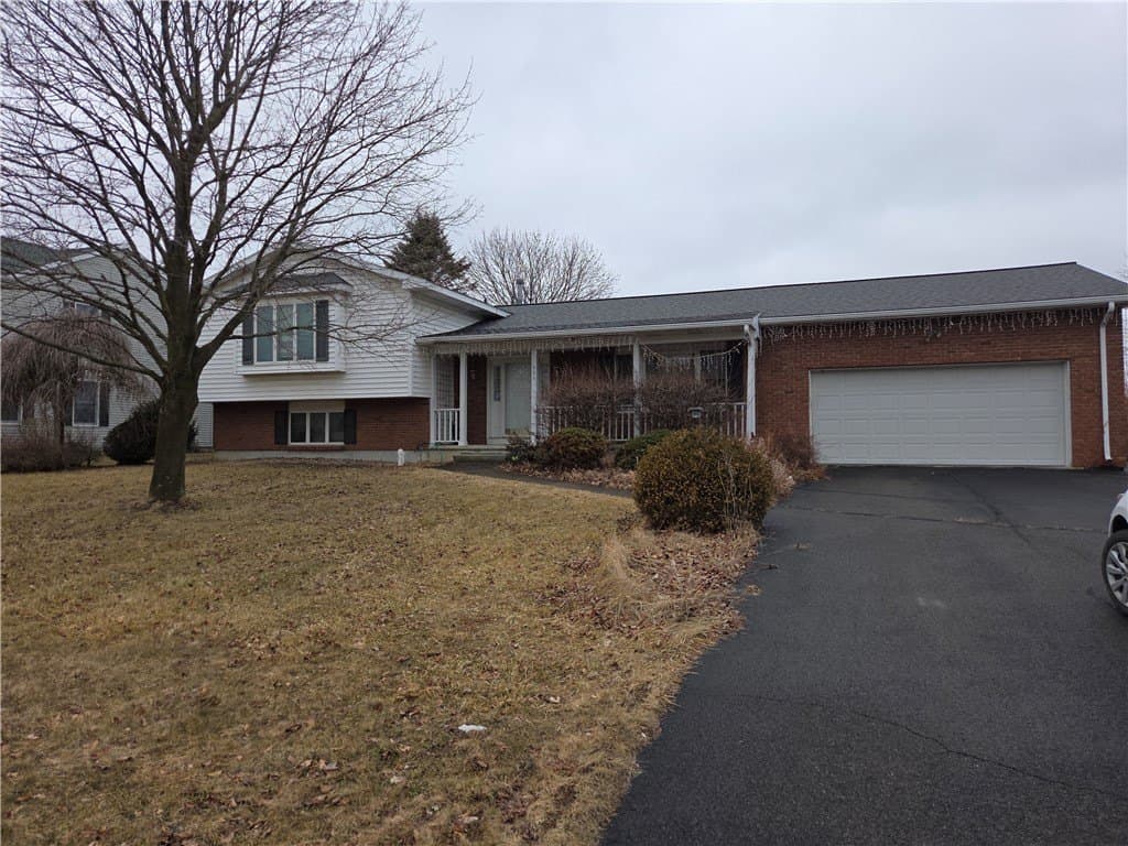 4 bedroom house for sale at 463 Belwood Dr Big Flats - $190,000