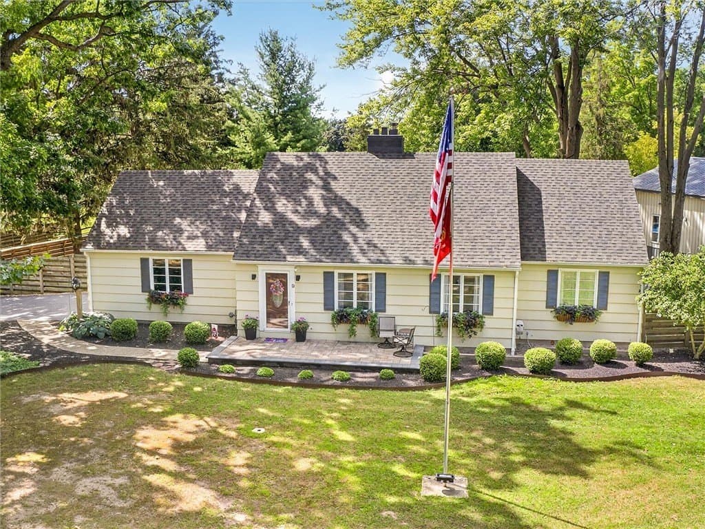 3 bedroom house for sale at 9 Oakwood Ln Wheatland 14546 - $599,900