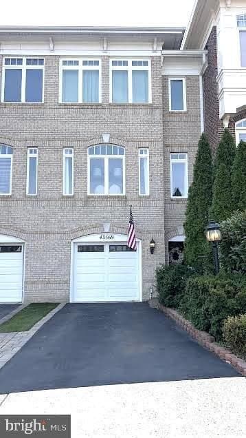 3 bedroom townhouse for sale at 43569 Wild Indigo Ter Leesburg 20176 - $774,900