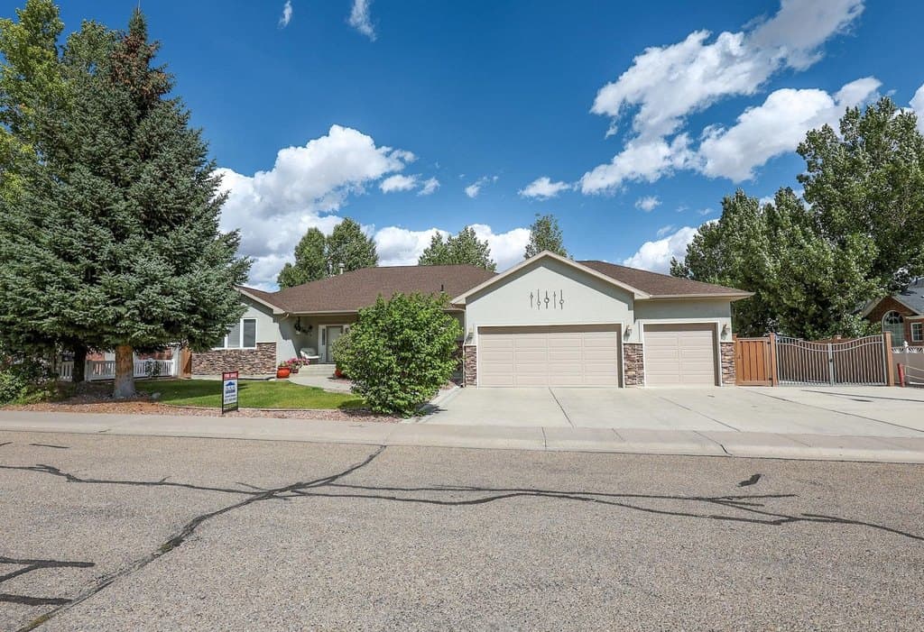 7 bedroom house for sale at 3001 Driftwood Ln Rock Springs 82901 - $639,900