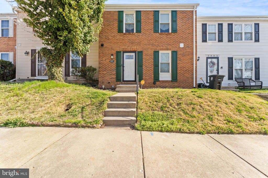 3 bedroom townhouse for sale at 2007 Saint Bernadines Way Capitol Heights - $360,000