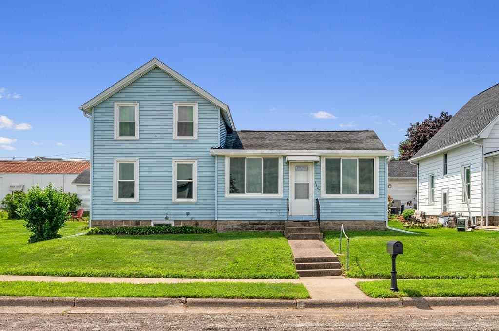 2 bedroom house for sale at 1407 Bangor St Bangor - $199,900