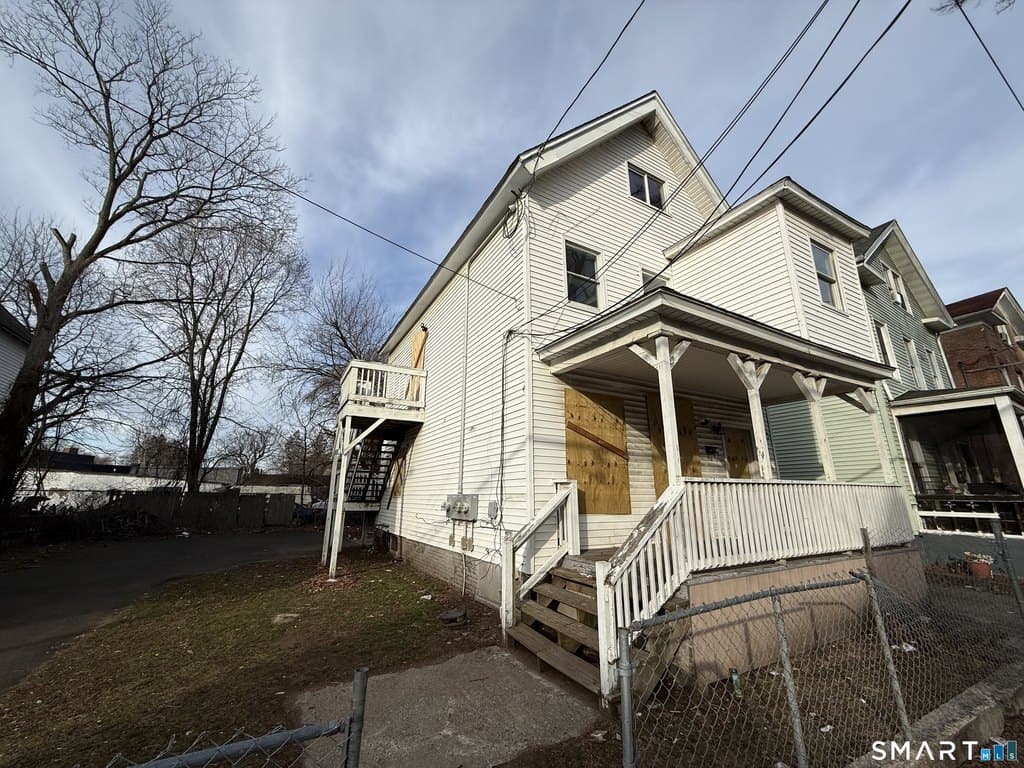 3 bedroom multi-family for sale at 156 West St New Haven - $199,999