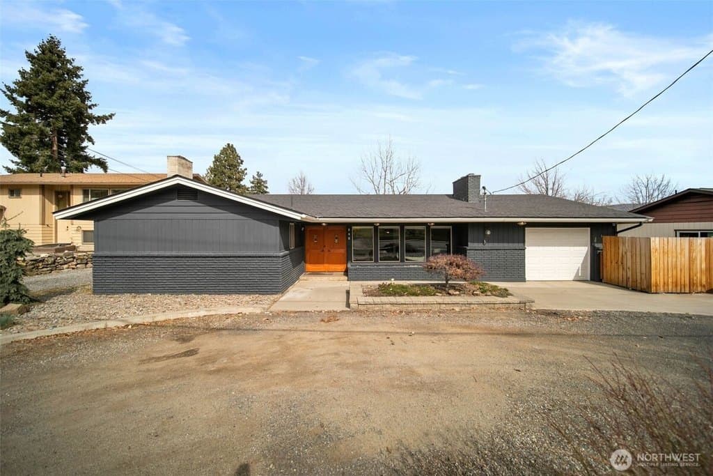 3 bedroom house for sale at 840 Crawford Ave Wenatchee 98801 - $499,900