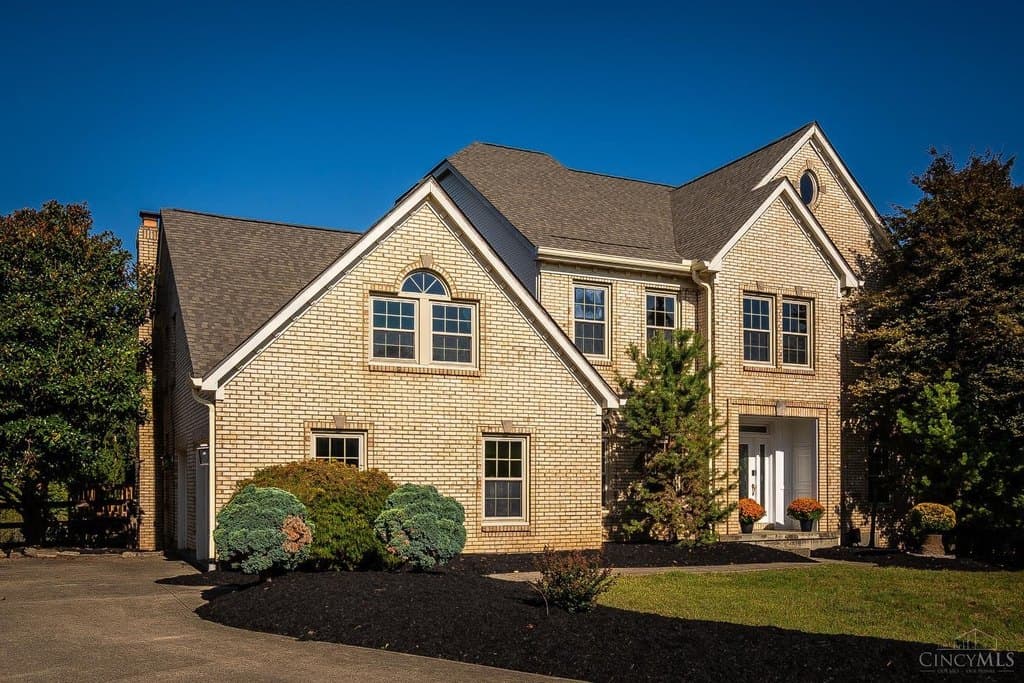 4 bedroom house for sale at 7977 Quail Meadow Ln Beckett Ridge - $635,000