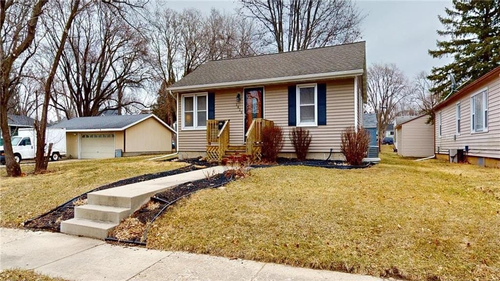 3 bedroom house for sale at 1425 Academy Ave Albert Lea - $175,000