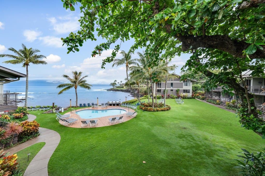1 bedroom condo for sale at 5255 Lower Honoapiilani Rd Unit 207 Lahaina 96761 - $1,250,000
