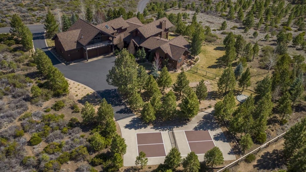 3 bedroom house for sale at 60985 Bachelor View Rd Bend - $3,700,000