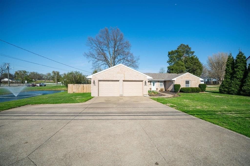 4 bedroom house for sale at 2615 Old Hartford Rd Owensboro 42303 - $250,000