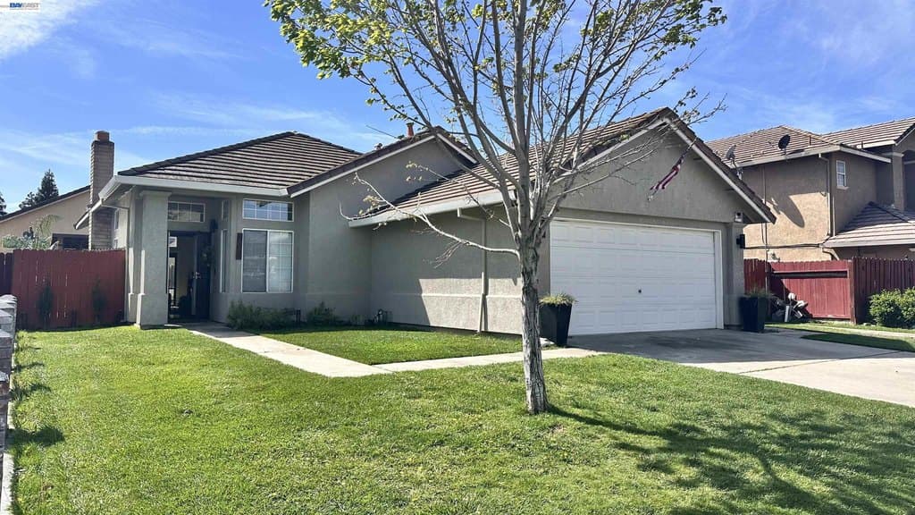 3 bedroom house for sale at 502 Chablis Way Manteca 95337 - $550,000
