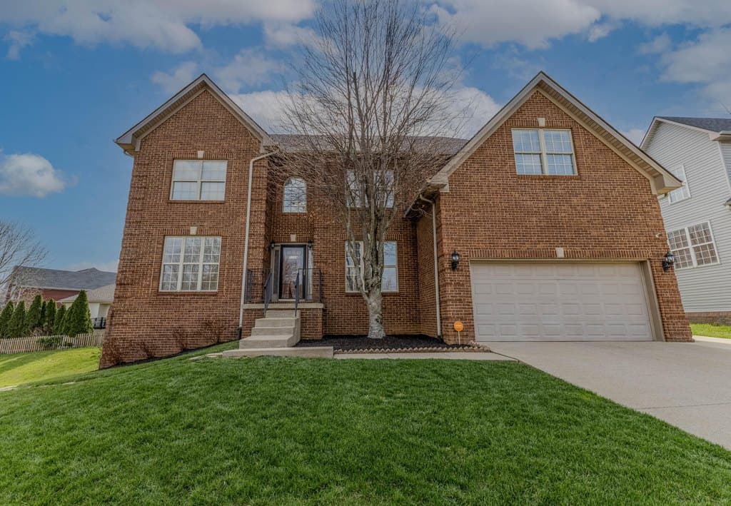 5 bedroom house for sale at 3104 Dunhill Ct Lexington - $598,000