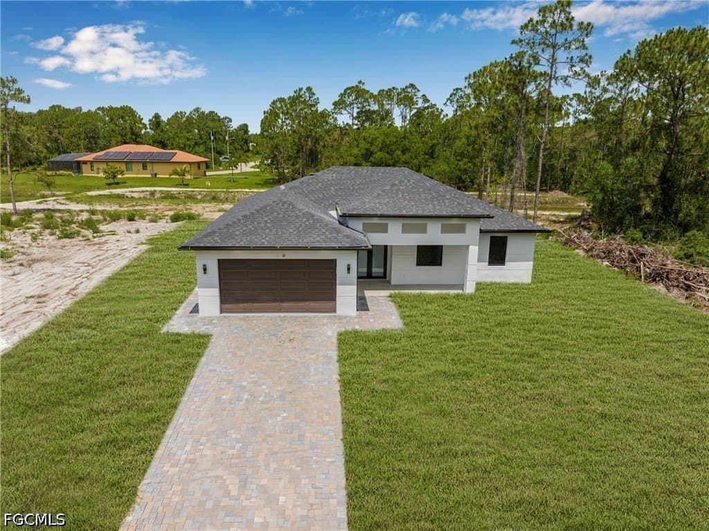 4 bedroom house for sale at 718 Bennington Dr Lehigh Acres 33974 - $385,000