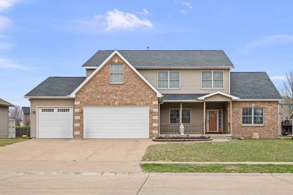 5 bedroom house for sale at 1338 W 61st St Davenport 52806 - $579,999
