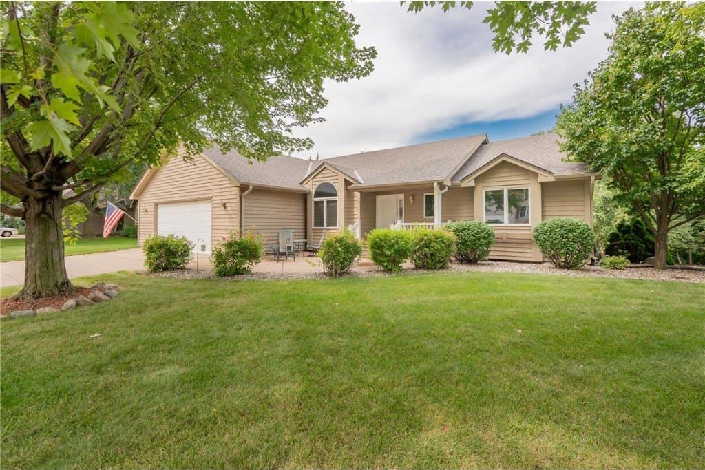 5 bedroom house for sale at 910 Deercreek Pkwy Belle Plaine - $449,900