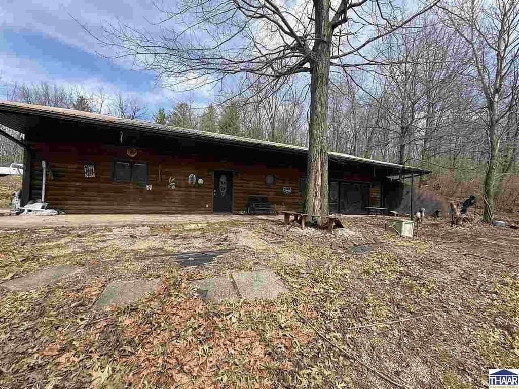2 bedroom house for sale at 8305 E Private Road 1075 S Carlisle - $130,000