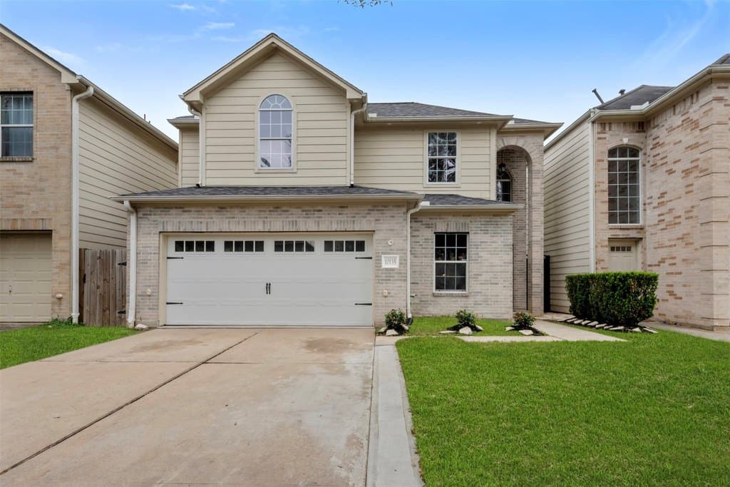 4 bedroom house for sale at 10135 W Palm Lake Dr Houston - $285,000