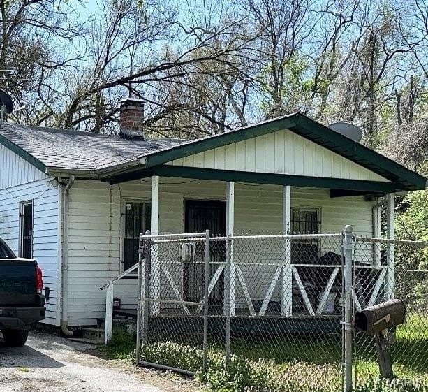 2 bedroom house for sale at 462 N 83rd St Centreville - $35,000