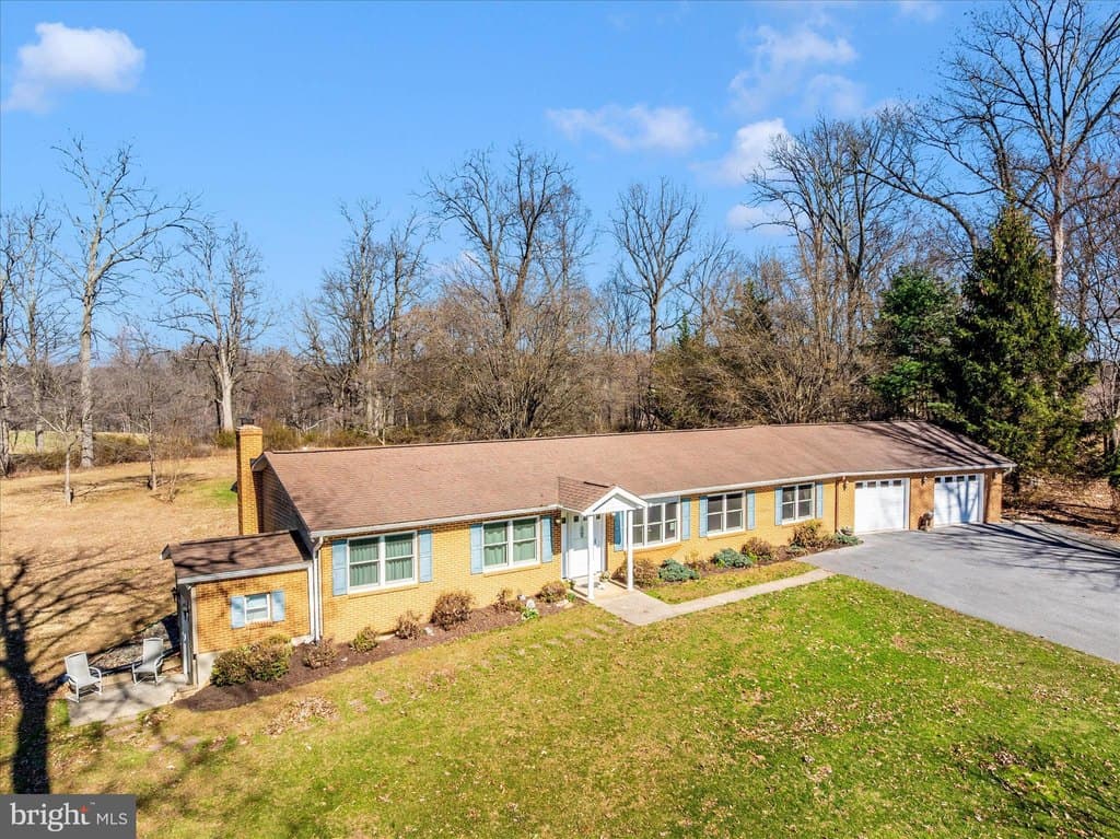 3 bedroom house for sale at 10523 Rolling Green Ct Clarksburg 20871 - $625,000