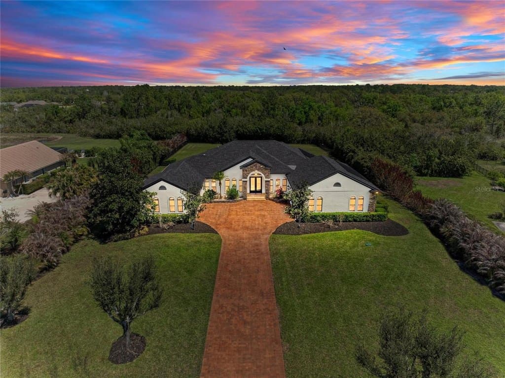 4 bedroom house for sale at 22805 Night Heron Way Bradenton - $2,149,000