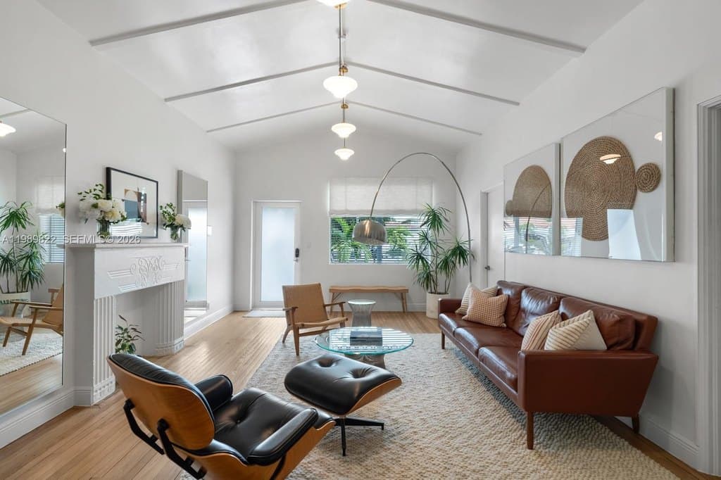 4 bedroom house for sale at 1310 Flamingo Way Miami Beach 33139 - $2,500,000