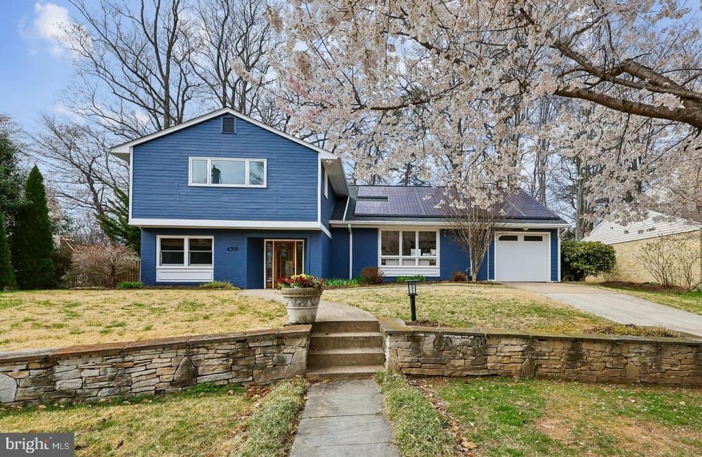 4 bedroom house for sale at 6309 Lenox Rd Bethesda 20817 - $1,499,000