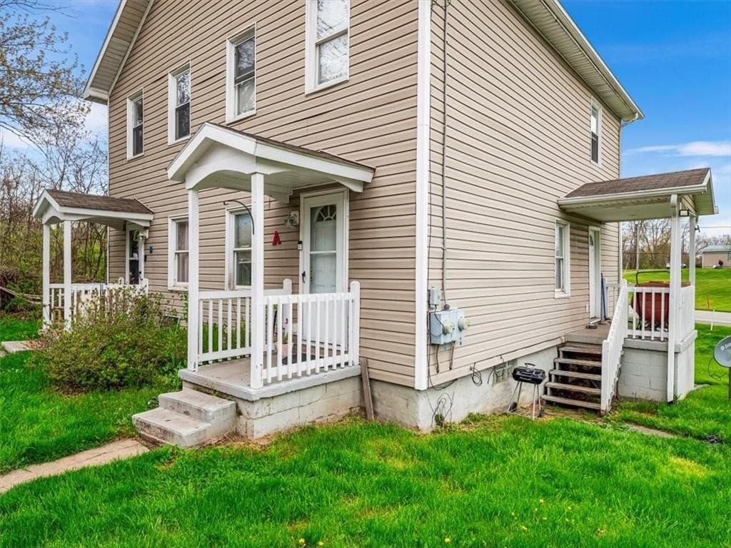 3 bedroom multi-family for sale at 7641 Big Beaver Blvd Big Beaver - $144,490