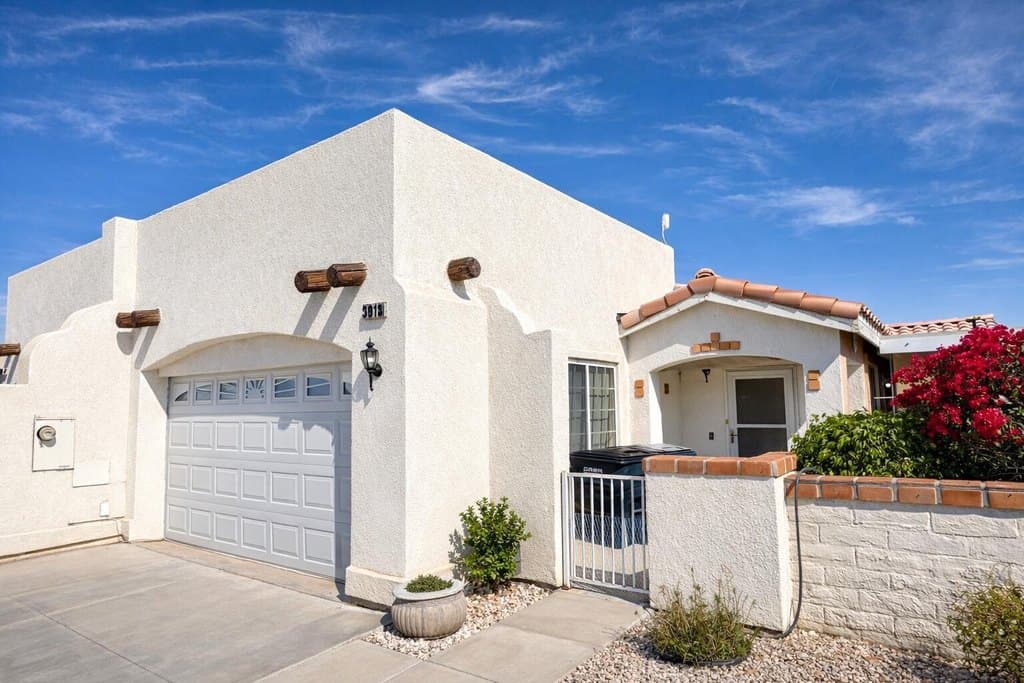 2 bedroom house for sale at 3918 Birdie Ct Blythe - $220,000
