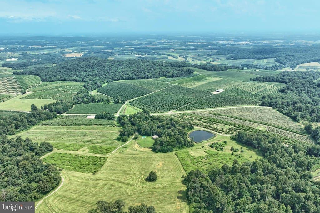 3 bedroom farm for sale at Address unavailable Aspers - $2,300,000