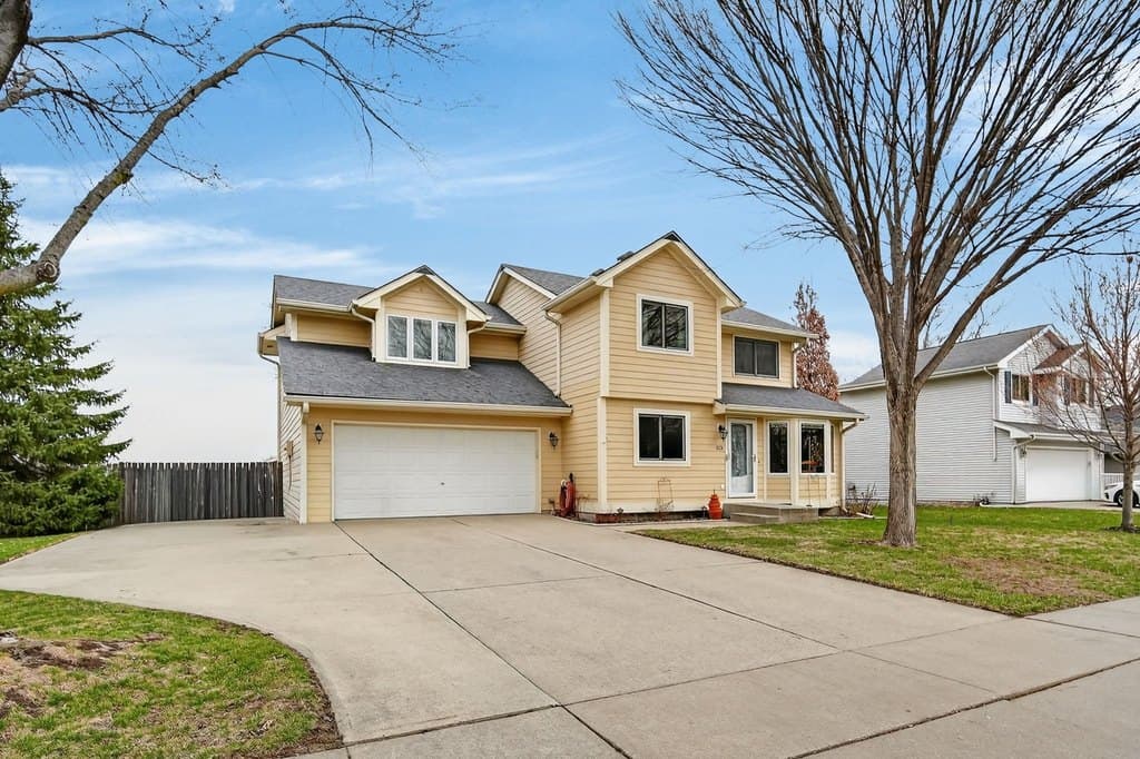 4 bedroom house for sale at 313 SW Kennybrook Dr Grimes 50111 - $500,000