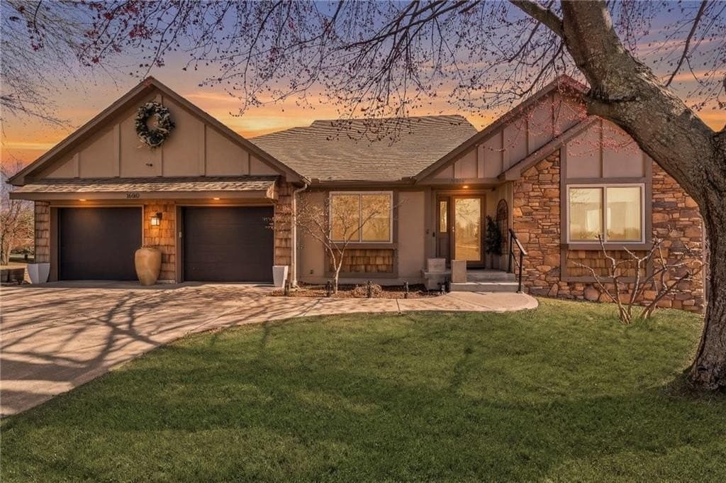 5 bedroom house for sale at 16152 150th St Bonner Springs - $465,000