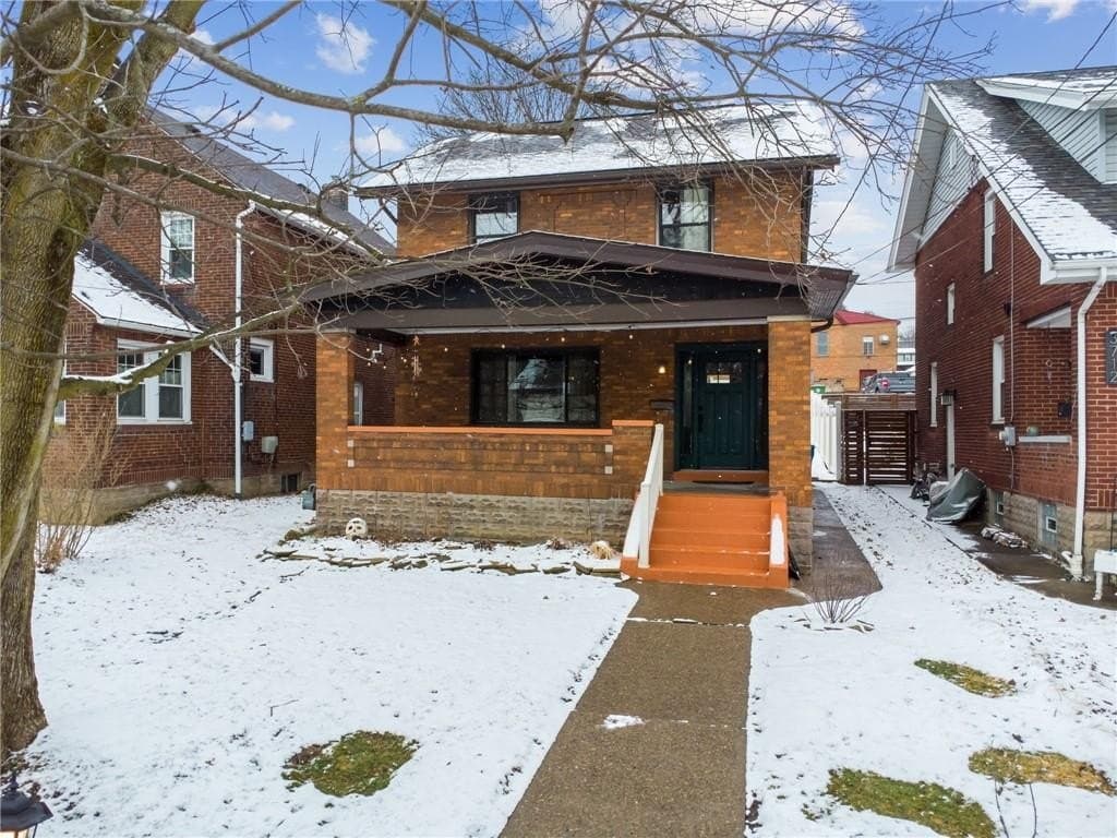 4 bedroom house for sale at 3714 Poplar Ave Castle Shannon - $325,000