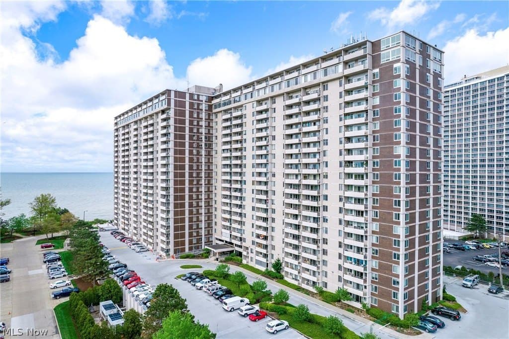 1 bedroom condo for sale at 12900 Lake Ave Apt 1016 Lakewood 44107 - $209,900