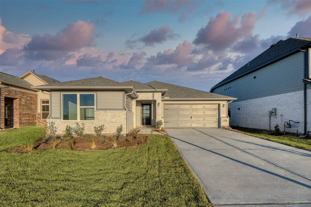 3 bedroom house for sale at 21115 Sunlight Grove Dr Bonney - $309,326