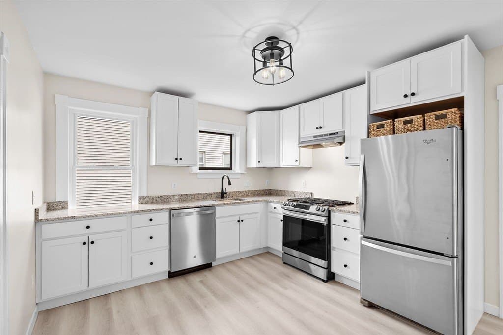 2 bedroom condo for sale at 17 Hull St Unit 1 Belmont 02478 - $675,000