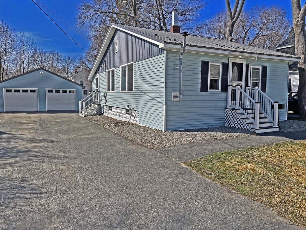 2 bedroom house for sale at 22 Lane St Bangor 04401 - $299,000