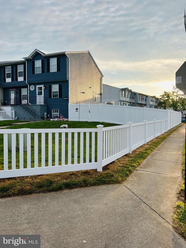 3 bedroom townhouse for sale at 639 Kittendale Rd Bowleys Quarters - $325,000