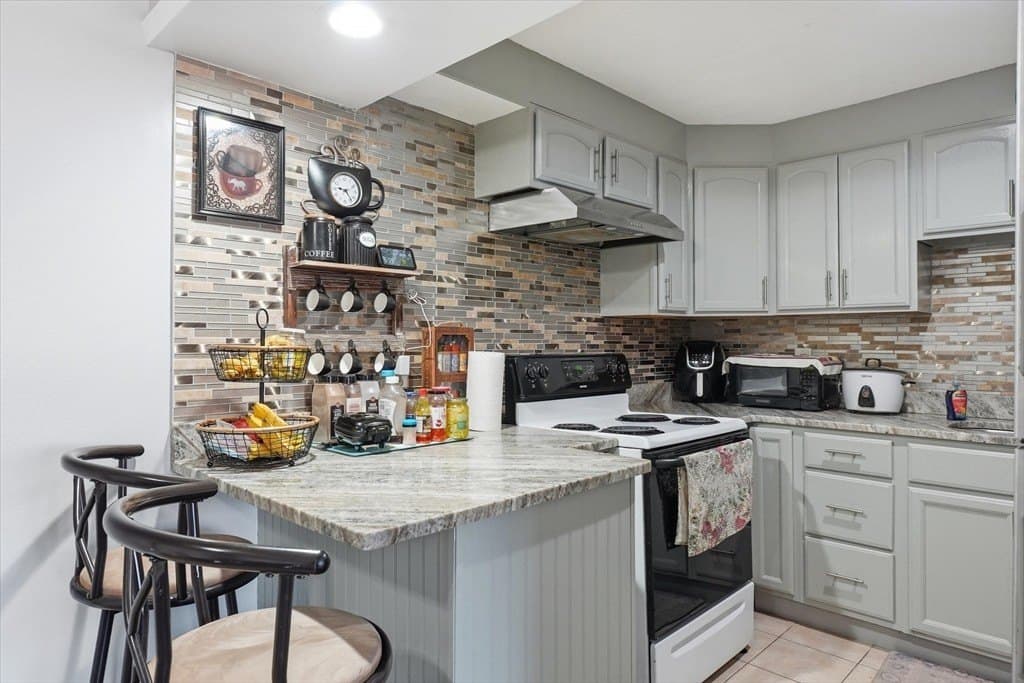 2 bedroom condo for sale at 81 Colonel Bell Dr Apt 9 Brockton - $269,900