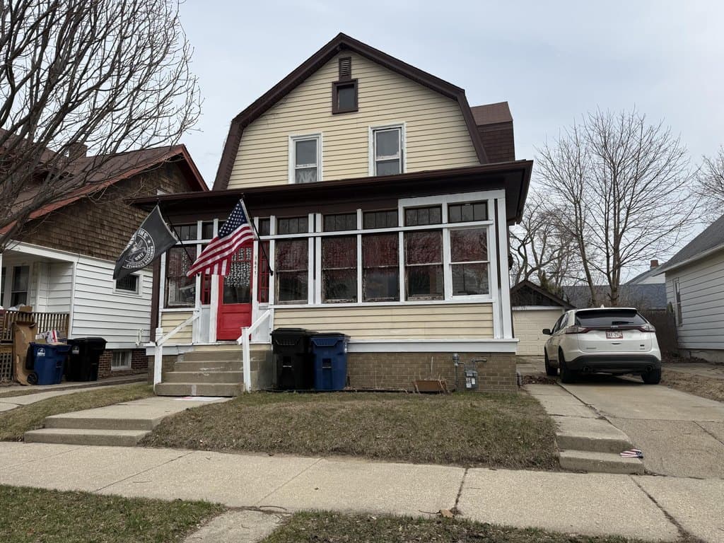 3 bedroom house for sale at 1611 Chatham St Racine 53402 - $159,900