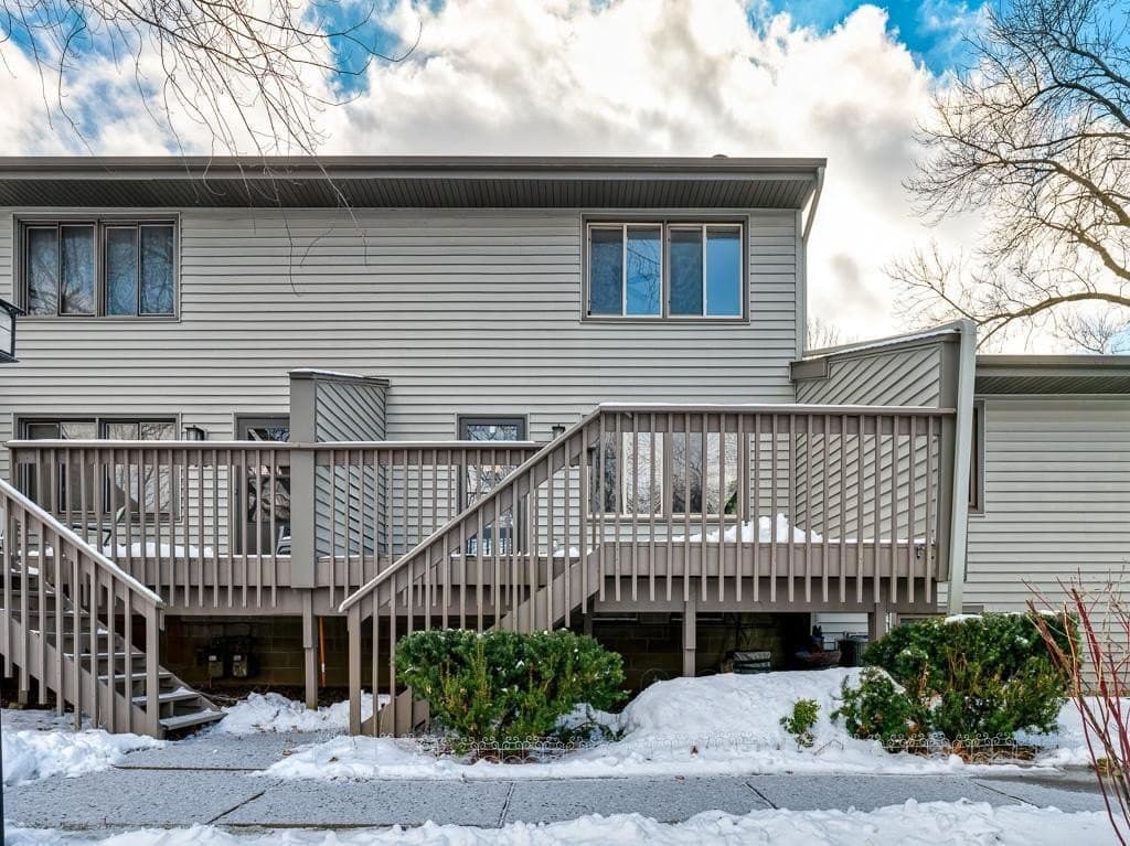 3 bedroom townhouse for sale at 1470 Arden View Dr Arden Hills - $273,500