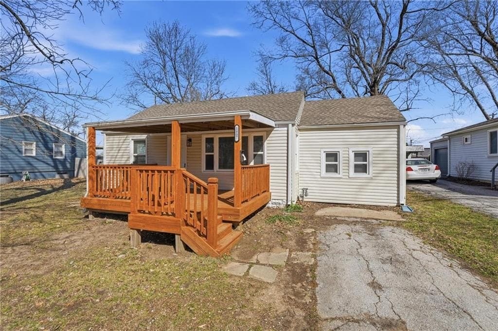 3 bedroom house for sale at 1807 W Main St Blue Springs - $189,900