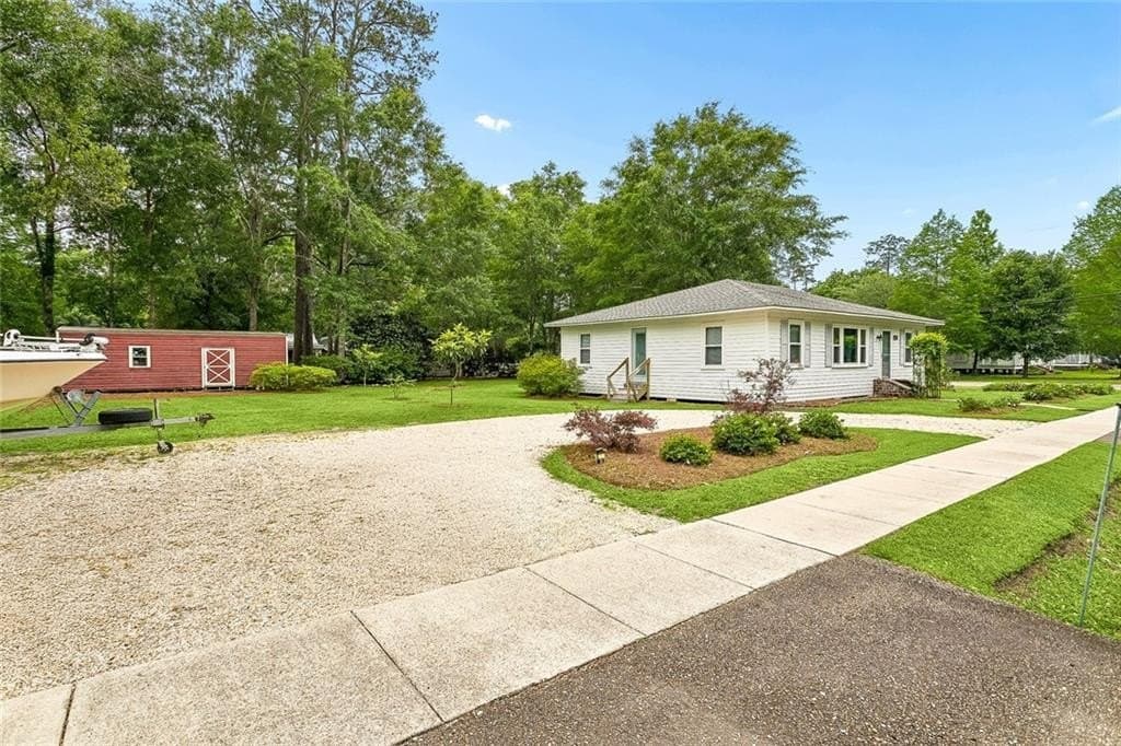 2 bedroom house for sale at 22364 Main St Abita Springs - $275,000