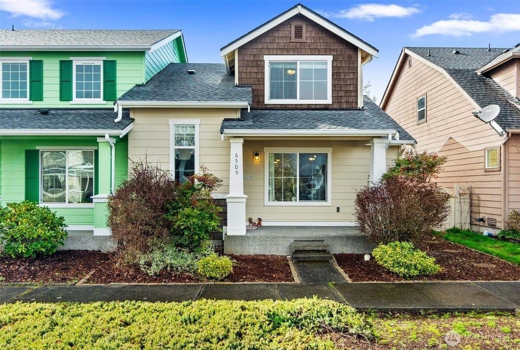 2 bedroom townhouse for sale at 6509 Oklahoma St SE Lacey 98513 - $415,000